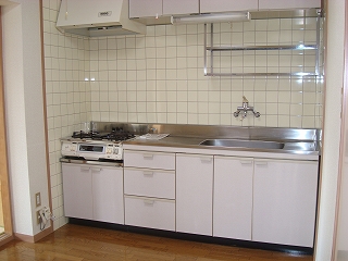 Kitchen. ※ Stove is not attached.