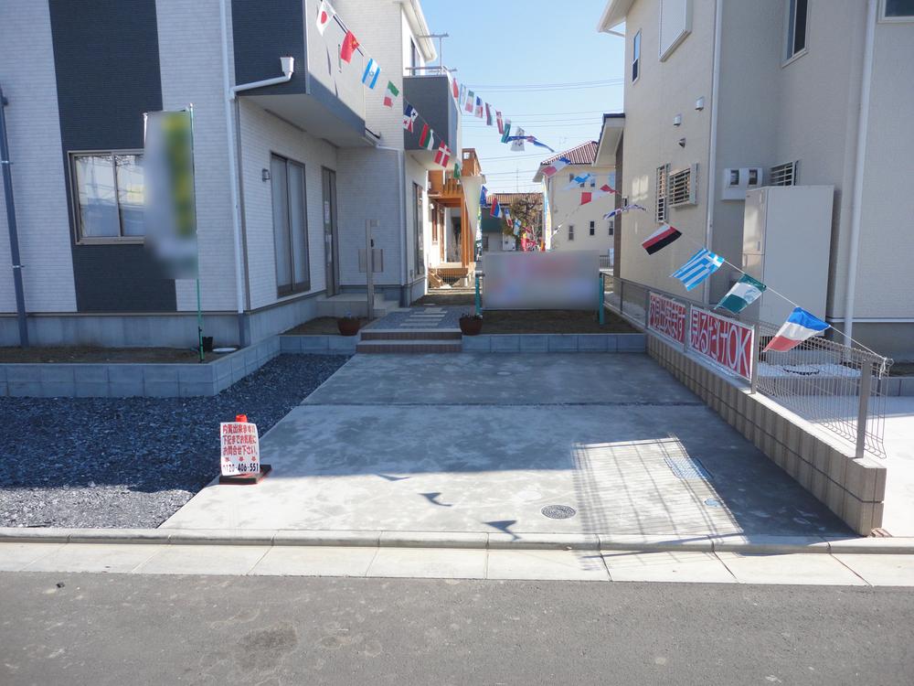 Parking lot. Local (12 May 2013) Shooting