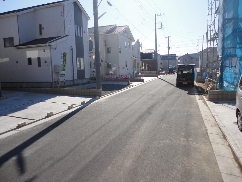 Local photos, including front road. Local (12 May 2013) Shooting