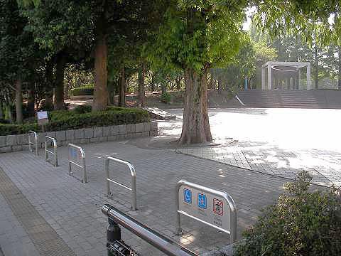 park. Kamishiba to Central Park 1100m