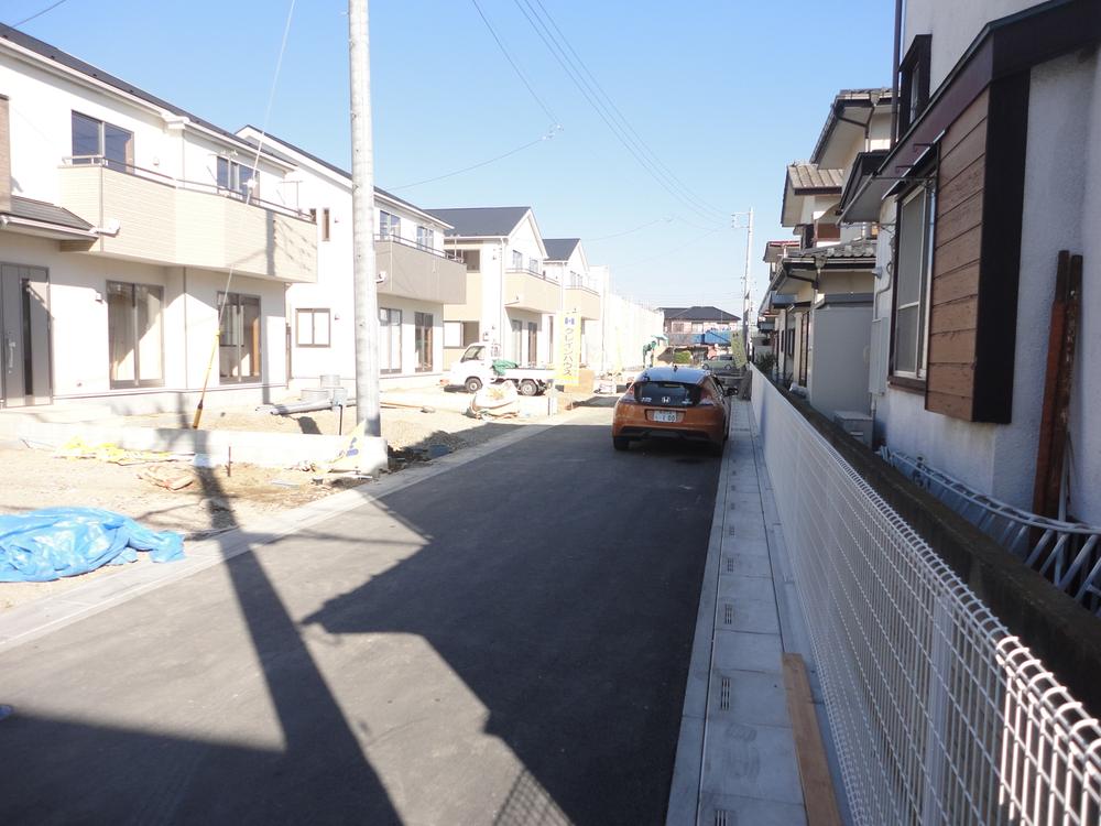 Local photos, including front road. Local (12 May 2013) Shooting