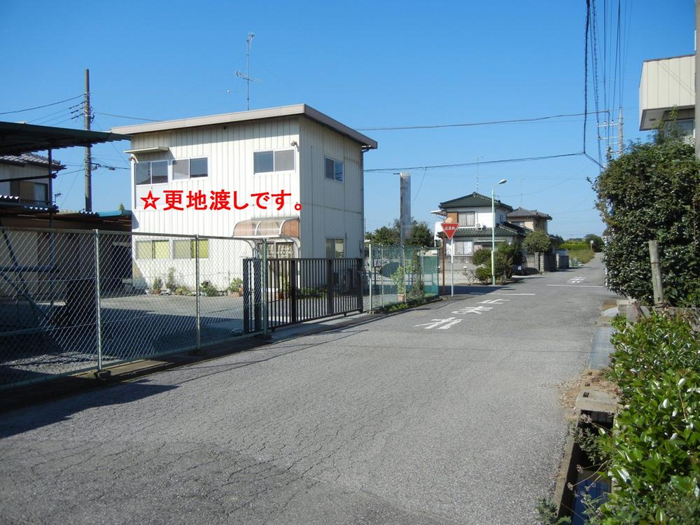 Local land photo. North 5.2m × 4.6m west corner lot. 