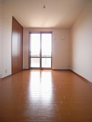 Living and room. Second floor Nanyang 6 There closet and walk-in closet