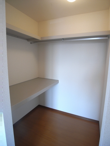 Receipt. Second floor Nanyang 6 Walk-in closet