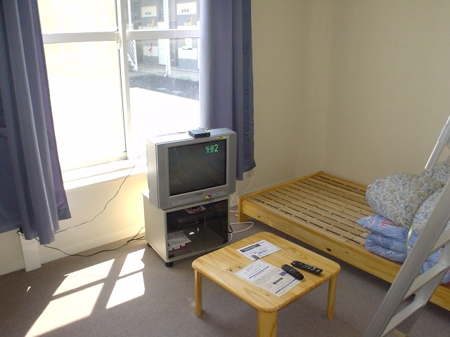 Living and room. Internet is also unlimited per month 1.600 yen.