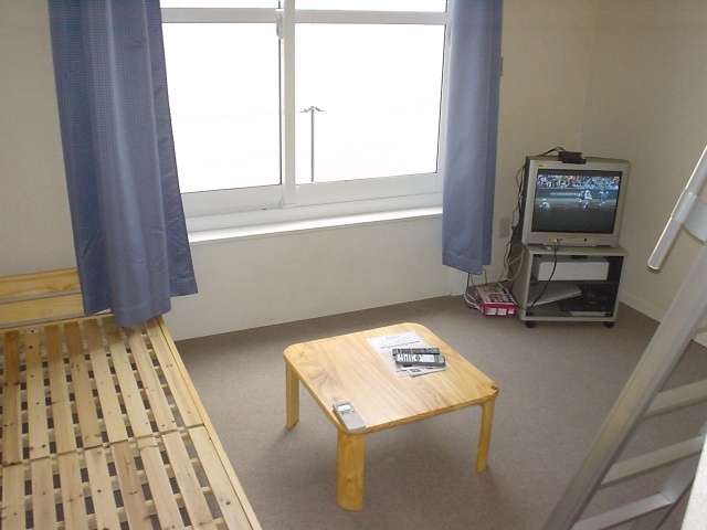 Living and room. Internet is also unlimited per month 1.600 yen.