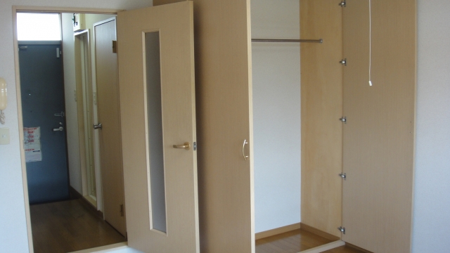 Receipt. Large closet There is also a storage is also enough.