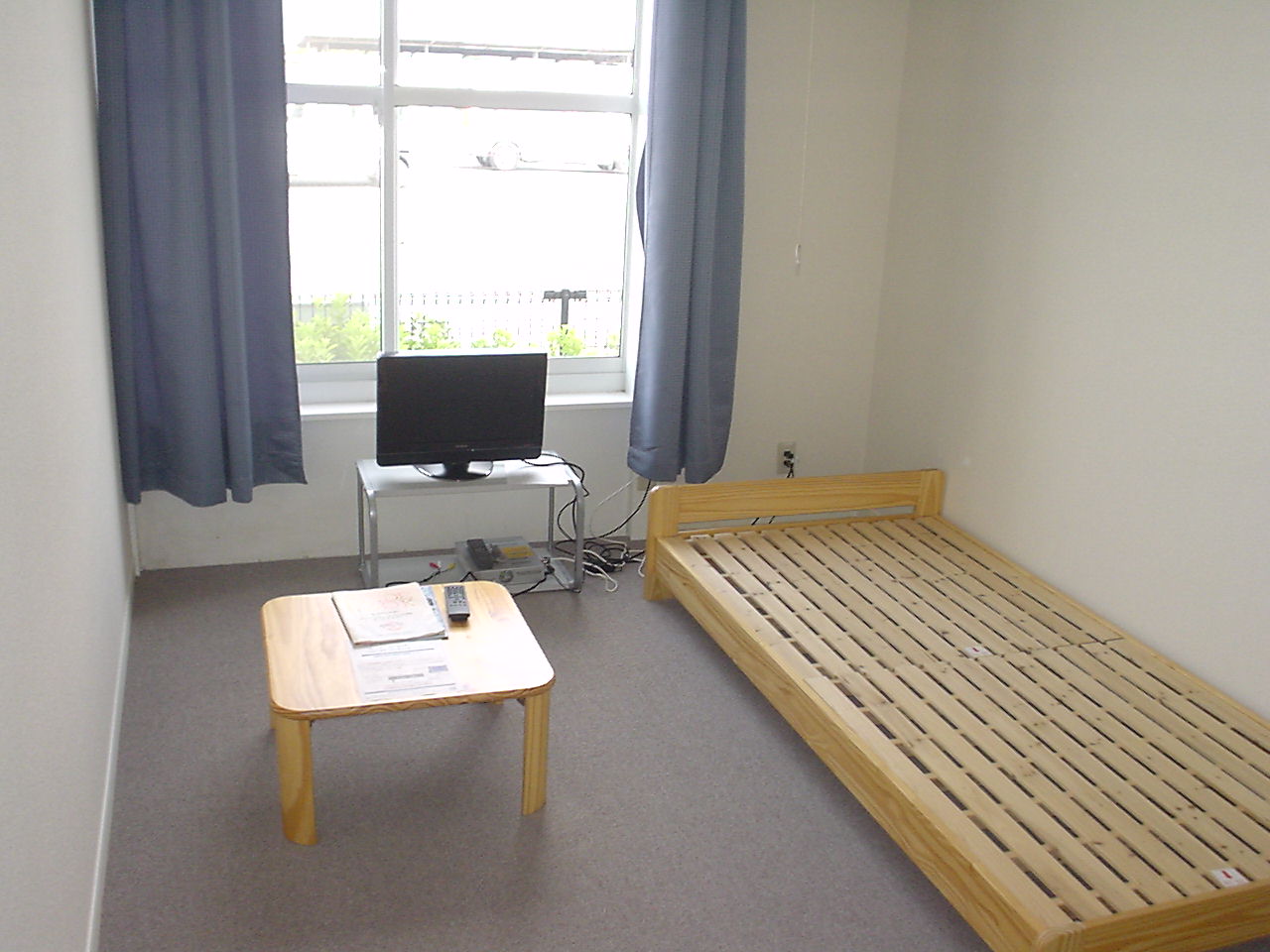 Living and room. Internet is also unlimited per month 1.600 yen. 