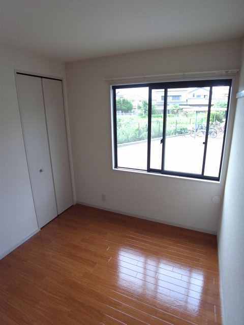 Living and room. Western-style 4.5