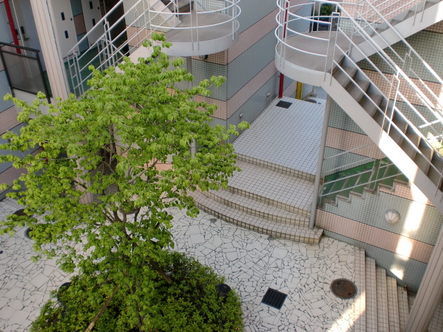 Building appearance. There is a beautiful courtyard.