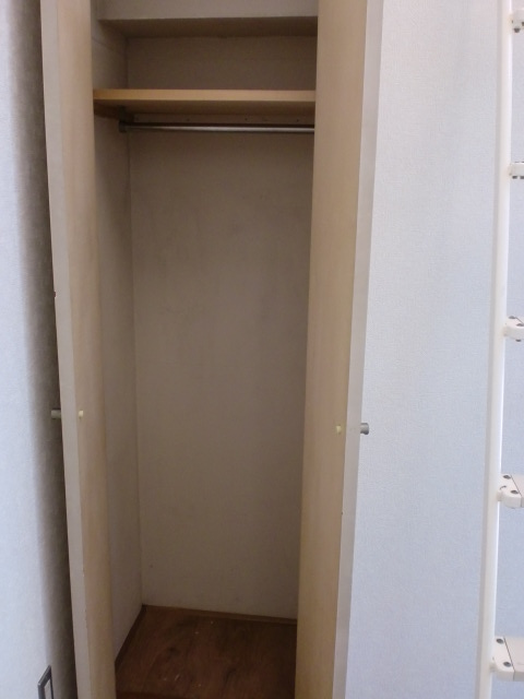 Receipt. Claw set there