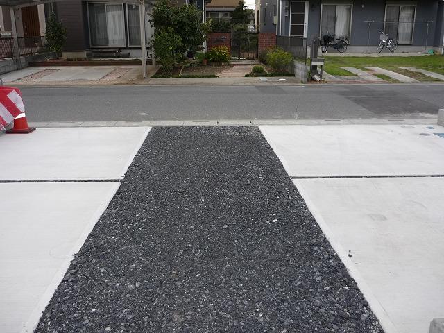 Parking lot. Parking parallel three Allowed, Out is a convenient car facing the front 6M public roads.
