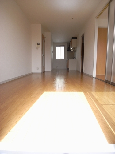 Living and room. LDK12 Pledge Air-conditioned