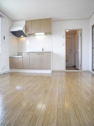 Living and room. Widely used DK! 