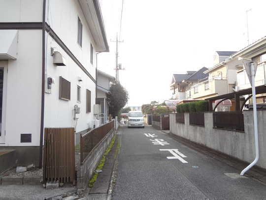 Local photos, including front road. Frontal road