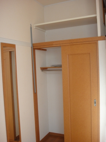 Receipt. Large closet There is also a storage is also enough.