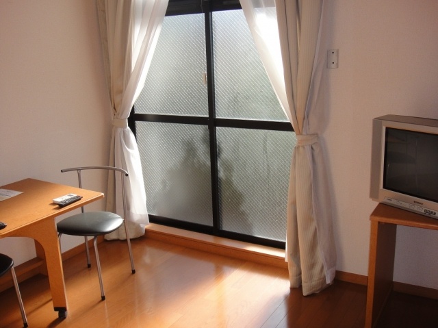 Living and room. Internet is also unlimited per month 1.600 yen.
