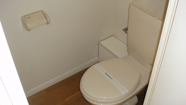 Toilet. bus ・ Toilets are completely different.