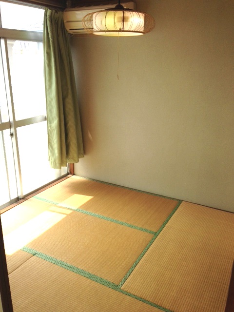Living and room. Japanese-style room 6 tatami