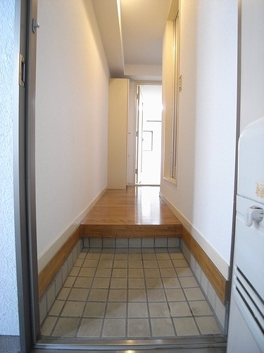 Entrance. Spacious entrance!