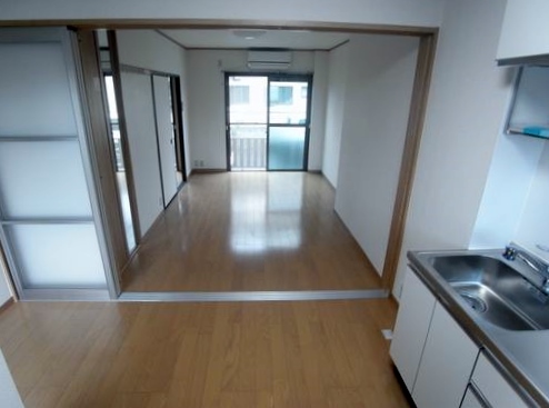 Living and room. Air conditioning 1 groups conditioned