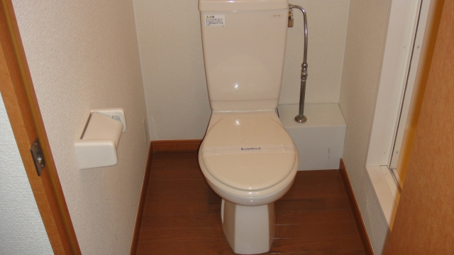 Toilet. bus ・ Toilet is another.