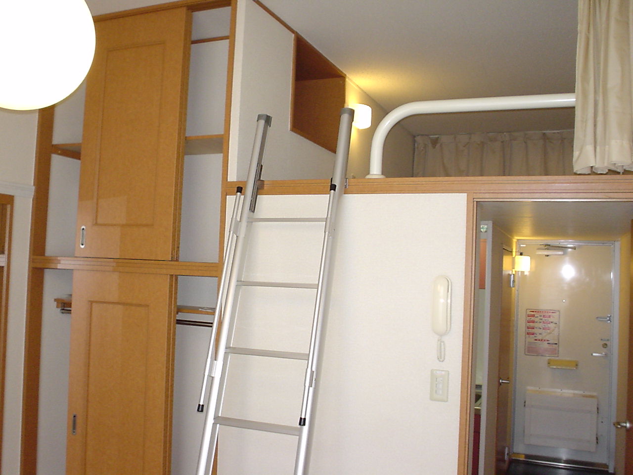 Living and room.  [furniture ・ Consumer electronics equipped] So soon life will be started!