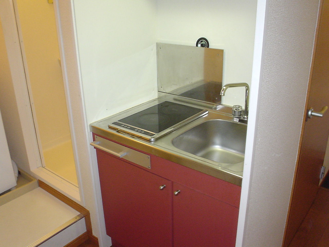 Kitchen. 2 is a neck of electric kitchen.