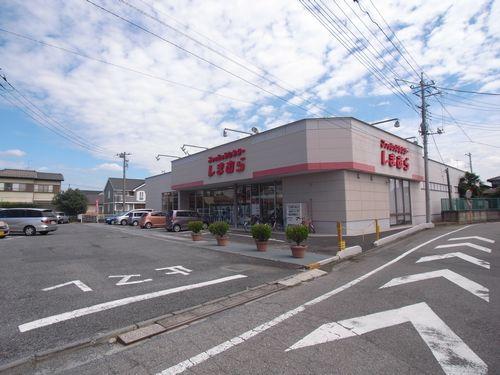 Shopping centre. 828m to the Fashion Center Shimamura Gyoda shop