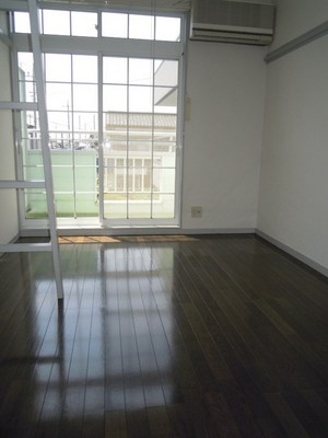 Living and room. Room 1