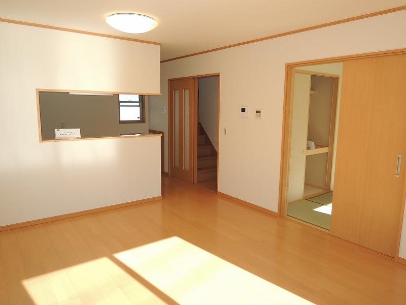 Living. 18 Building Living