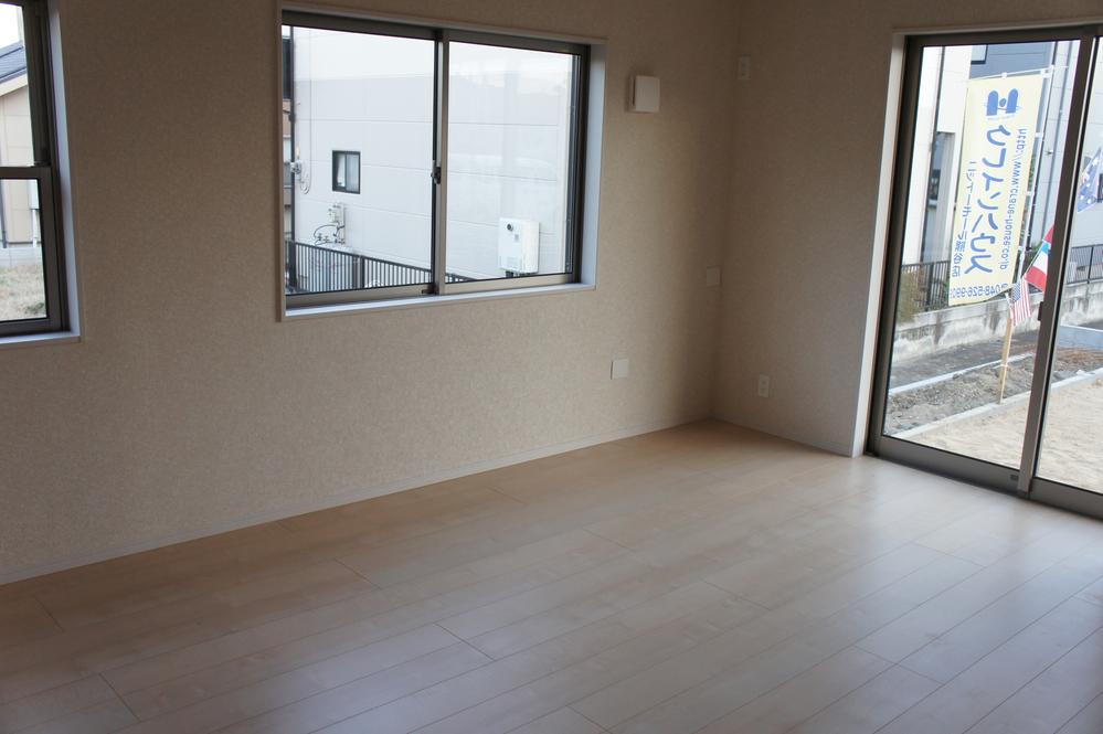 Non-living room. Indoor (12 May 2013) Shooting