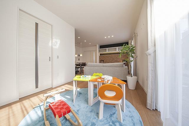 Living. living ・ Dining + Kids Living ☆ Spacious family reunion in space