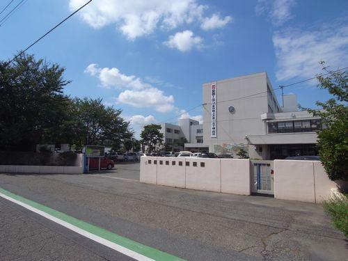 Junior high school. Gyoda 1212m to stand Nagano Junior High School