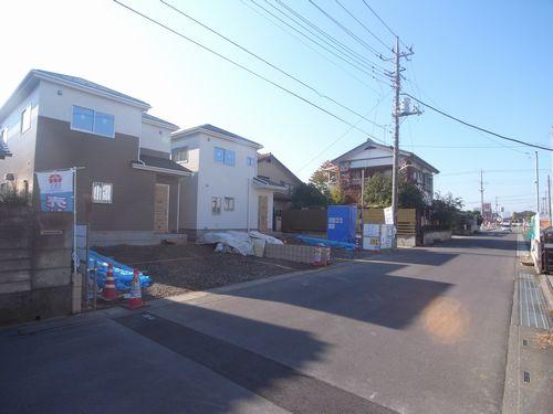 Local photos, including front road. Local (11 May 2013) Shooting