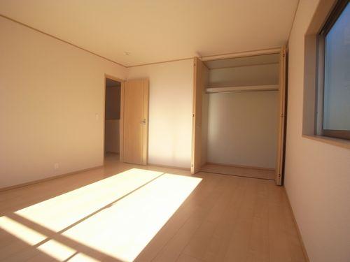 Non-living room. Indoor (12 May 2013) Shooting