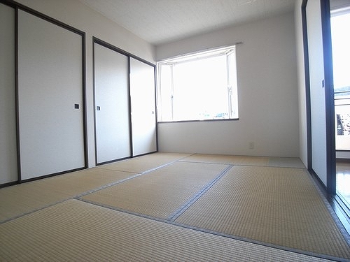 Living and room. Japanese-style room 6 quires