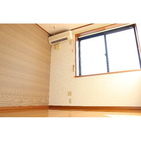 Living and room. Accent Cross