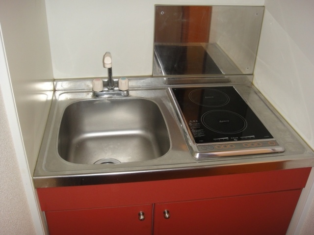 Kitchen. 2 is a neck of electric kitchen.