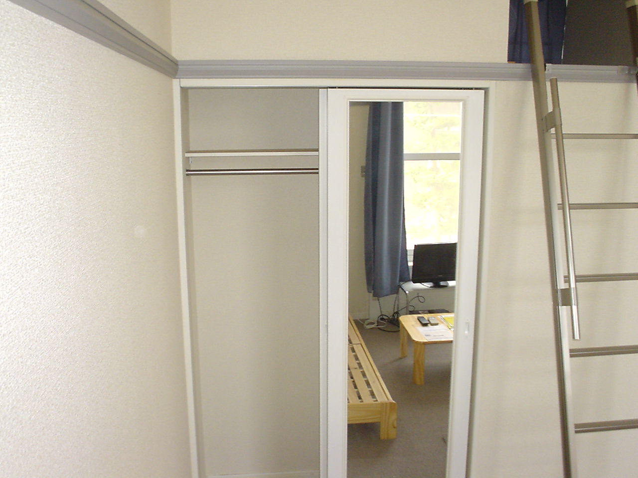 Receipt. Large closet