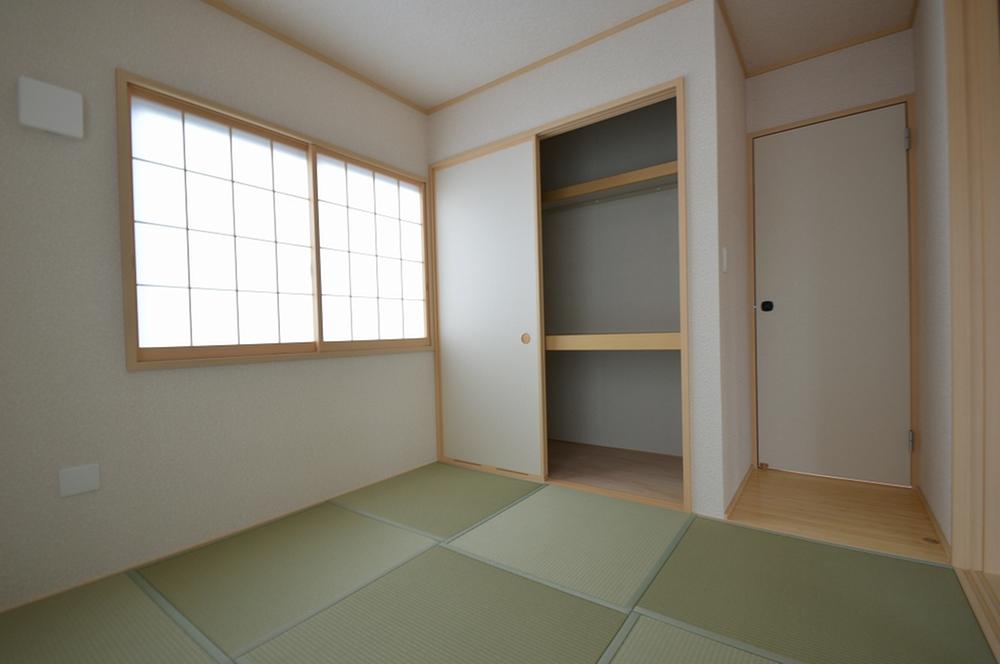 Non-living room. Indoor (12 May 2013) Shooting