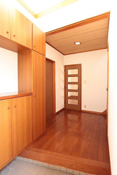 Entrance. Entrance with a feeling of opening in colonnade