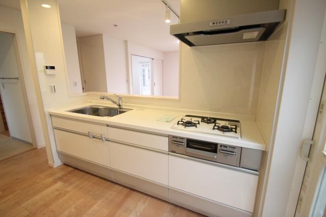 Same specifications photo (kitchen). Same specifications