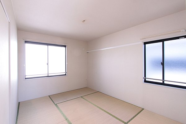 Other room space. Japanese-style room 6 tatami