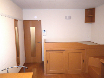 Living and room. Haibetto storage plenty! Step part has also become a storage ☆ 