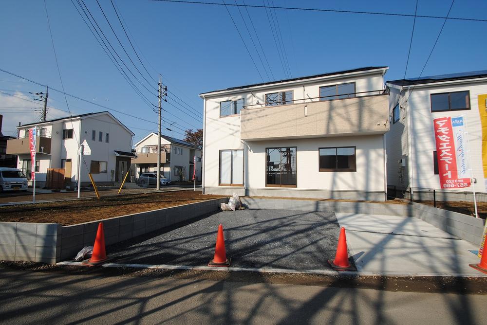 Local appearance photo. Indoor (12 May 2013) Shooting