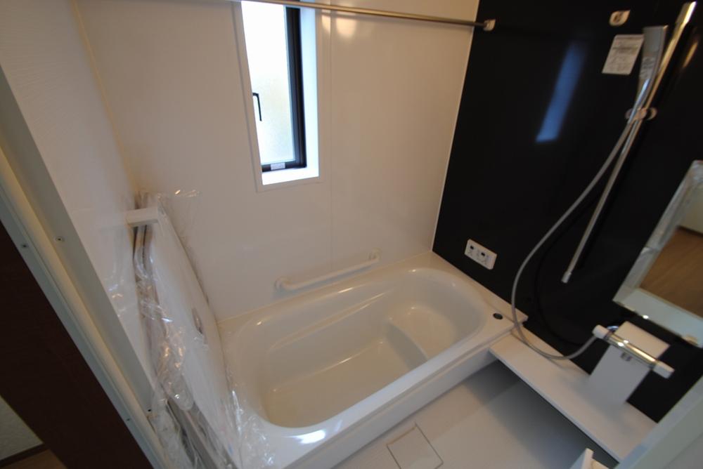 Bathroom. Indoor (12 May 2013) Shooting