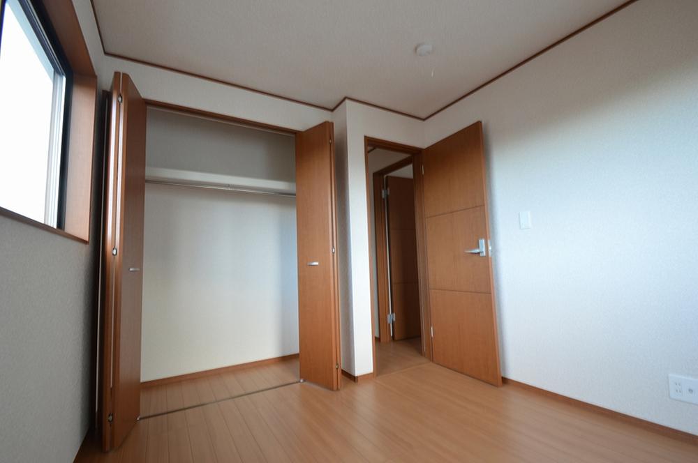 Non-living room. Indoor (12 May 2013) Shooting