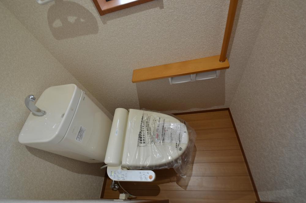 Toilet. Indoor (12 May 2013) Shooting