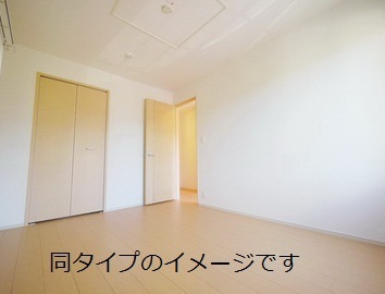 Other room space. Image Photos